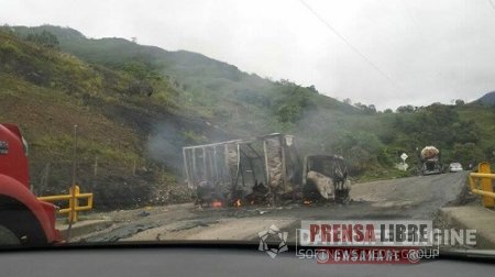 ELN incineró tres vehículos en la vía del Cusiana