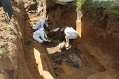 Hallados otros 8 cuerpos en fosas comunes en cementerio antiguo de Yopal
