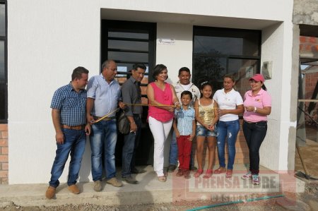 10 viviendas de interés social se entregaron ayer en Aguazul