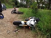 Motociclista lesionado en accidente en Monterrey