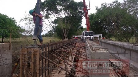 Casi listo importante puente en el Corregimiento La Chaparrera de Yopal