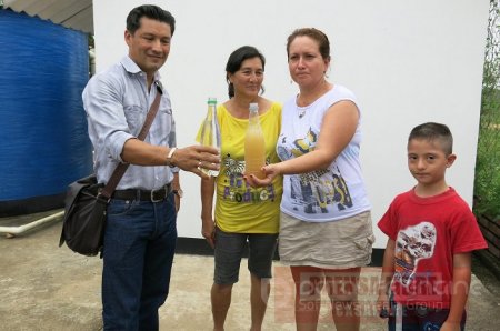 Llegó el agua potable a la Isla Turbayista en Aguazul