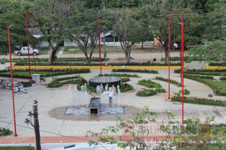Fuente decorativa adorna nuevo Parque Principal de Hato Corozal 