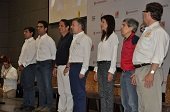 Santos y Vargas Lleras firmaron contrato para construcción de la Malla Vial del Meta
