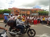 Anuncian operativos contra vendedores ambulantes a la salida de colegios de Yopal