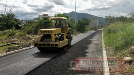 Pavimentada vía de acceso a proyecto de vivienda Torres del Cubarro
