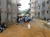 Beneficiarios de Torres del Silencio protagonizan nuevas protestas por demora en entrega de apartamentos