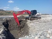 Construyen pozo en el río Cravo Sur para abastecer helicópteros que combaten incendios 