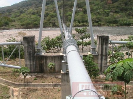 Gobernación, alcaldía y EAAAY aportarán para reconstruir paso elevado del acueducto sobre el río Cravo Sur
