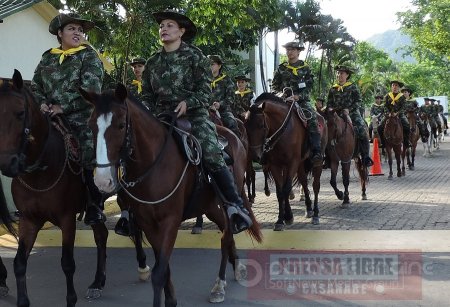 Iniciaron patrullajes del primer pelotón montado femenino del Ejército Nacional 