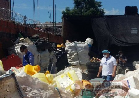 Autoridades sellaron bodega en la zona industrial de Yopal donde se procesaban recipientes de agroinsumos