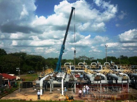 Trabajadores de Ecopetrol que hacen mantenimiento a Oleoducto Apiay &#8211; Monterrey  exigen salario petrolero