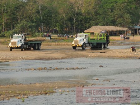 Petroleras no podrán seguir pasando vehículos pesados por el río Charte en sector del Guineo