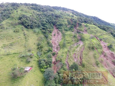 Cormacarena advierte situación de riesgo inminente por deslizamientos en vía antigua Villavicencio - Bogotá