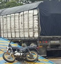 Un motociclista murió al chocar con vehículo de carga en la vía Morichal