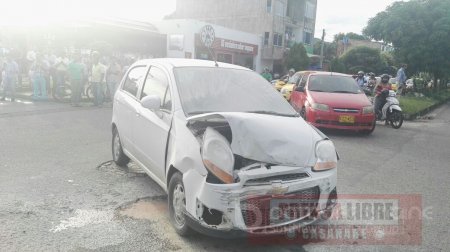 Aparatoso accidente de taxi en sector céntrico de Yopal