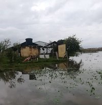 Inundaciones impiden el acceso de los niños a la escuelita Girasoles en Hato Corozal
