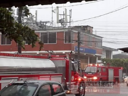 Sucursal del Banco de Bogotá en Monterrey afectada por un rayo