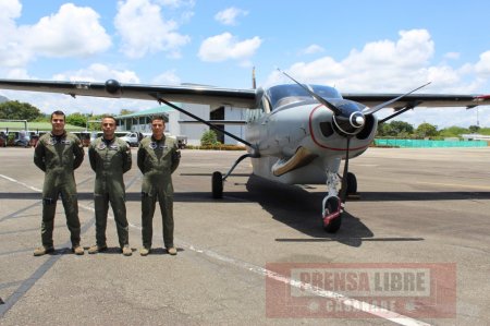 Grupo aéreo de Casanare graduó tres pilotos del C-208 Caravan y un controlador aéreo