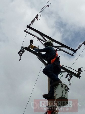 Suspensión de energía eléctrica por mantenimiento de circuito en El Charte 