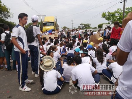 Jornada de bloqueos en vías de Casanare por parte de campesinos y estudiantes