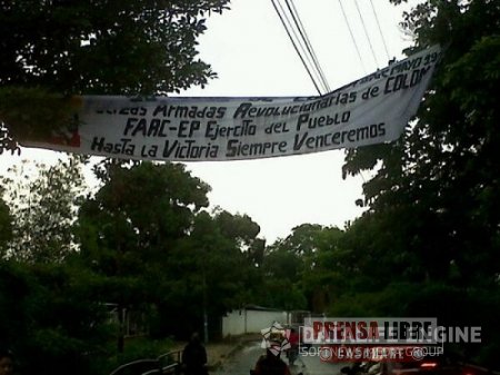 Farc instaló pasacalles en Arauca en conmemoración de 50 años