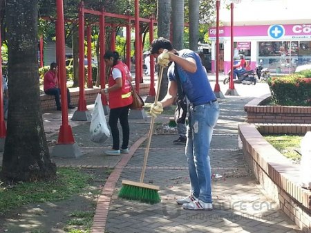 Jornada de embellecimiento y recuperación de zonas verdes del Parque La Estancia de Yopal