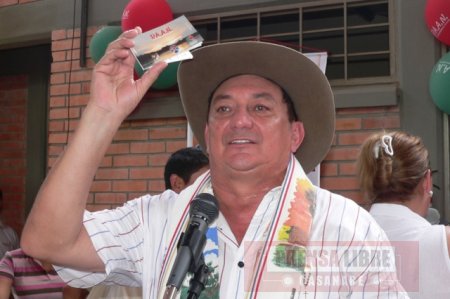 Tambalea proceso contra ex gobernador de Arauca Julio Acosta