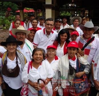 105 adultos mayores de Yopal de turismo a la Sabana de Bogotá