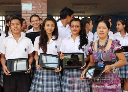 Unisangil acompaña programa Tabletas para Educar en San Luís de Palenque 