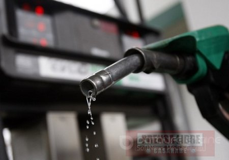 Minhacienda anunció que desde este lunes disminuye precio de gasolina y Acpm 300 pesos por galón