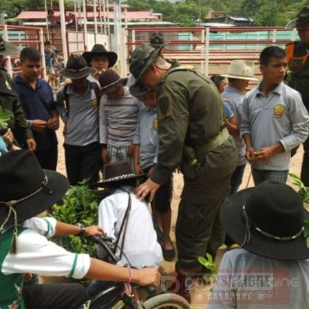 Carabineros de la Policía adelantan jornadas de reforestación ambiental