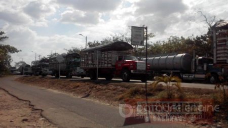 Continúa Paro camionero