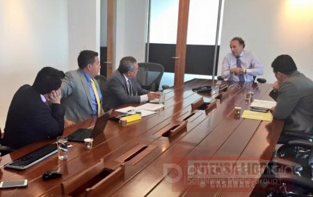 Directivos de la Aeronáutica Civil colombiana evaluaron en Yopal compromisos con  el aeropuerto El Alcaraván