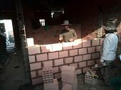 Desmovilizados en Yopal mejoran la vivienda de una familia víctima del conflicto armado