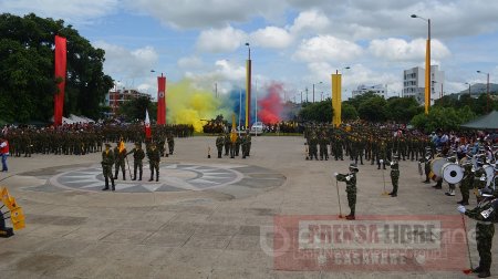 400 soldados regulares de la Décima Sexta Brigada hicieron el juramento a la bandera