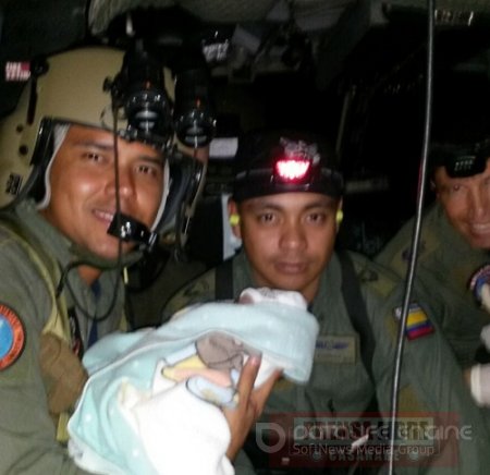 Ejército y Fuerza Aérea evacuaron  a una mujer de 18 años y su recién nacida que se encontraban en riesgo