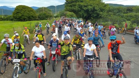 Con un multitudinario ciclo paseo Luis Alexis García ratificó proyectos para el sector deporte en Yopal