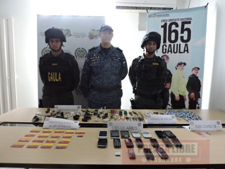 Celulares, propaganda subversiva y armas cortopunzantes encontró la Policía en inspección a la cárcel Arauca