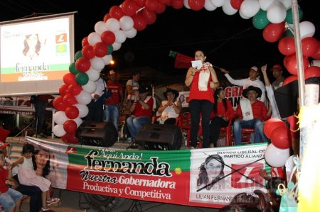 Fernanda por aquí anda en cierres de campañas en Casanare