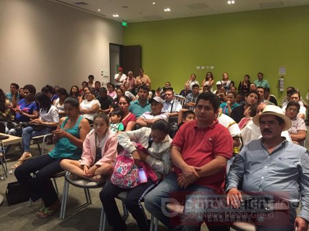 Entregaron 60 resoluciones a beneficiarios de Torres de San Marcos