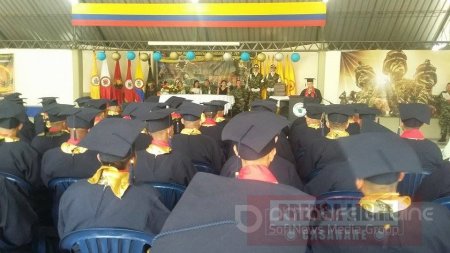 160 soldados profesionales de la Brigada XVI se graduaron como bachilleres