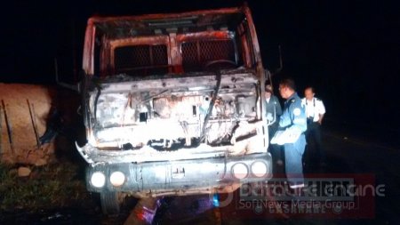 Se quemó vehículo de carga en la vía Yopal - Aguazul