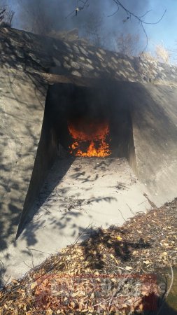 Colegio de Yopal tuvo que ser desalojado de emergencia por incendio en lote baldío