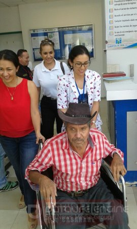 Abuelo abandonado en el hospital por sus familiares será atendido un mes  en la Corporación La Cañada 