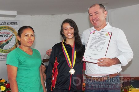 Taekwondista Laura Molano fue condecorada en Paz de Ariporo 