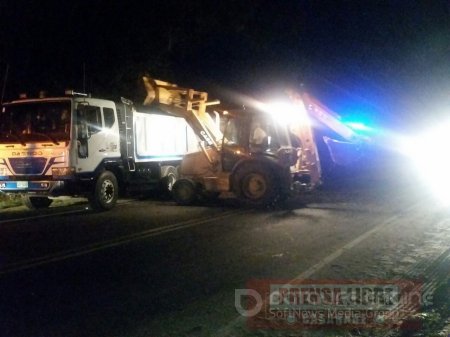 Accidente de camión palmero generó traumatismos en la movilidad entre Aguazul y Yopal