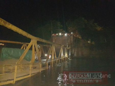 Se cayó el puente sobre el río Charte en la vía Yopal - Aguazul