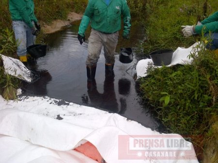 Derrame de trazas de hidrocarburo contaminaron caño Guadalajara en Monterrey