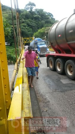 Puentes de Casanare soportan 52 toneladas. No deben transitar dos vehículos de carga al mismo tiempo